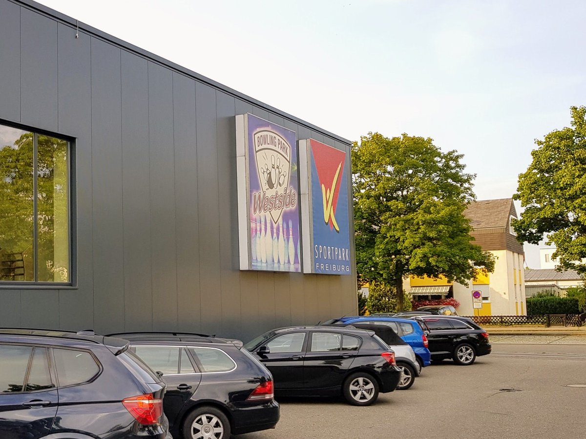 franconiafr's tweet photo. Die Aktivitas geht Bowlen #franconiafr #freiburg #StudentSein #Bowling #Studentenverbindung https://t.co/7C9GpFHi0m