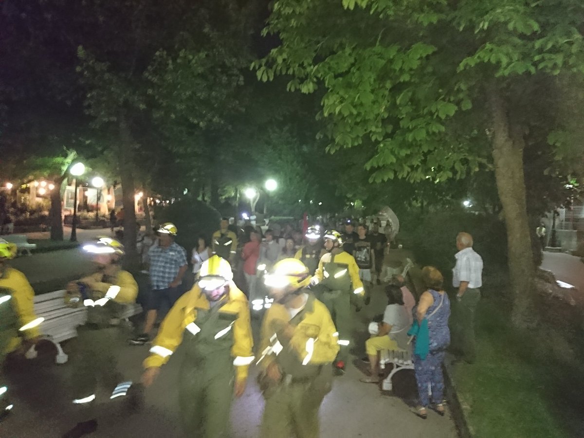 briflubia's tweet photo. Muchas gracias por acompañarnos y por vuestro apoyo!! #Soria 👏 👏 👏 #BrifenLucha #somosbomberosforestales https://t.co/zmjHsaYA7e