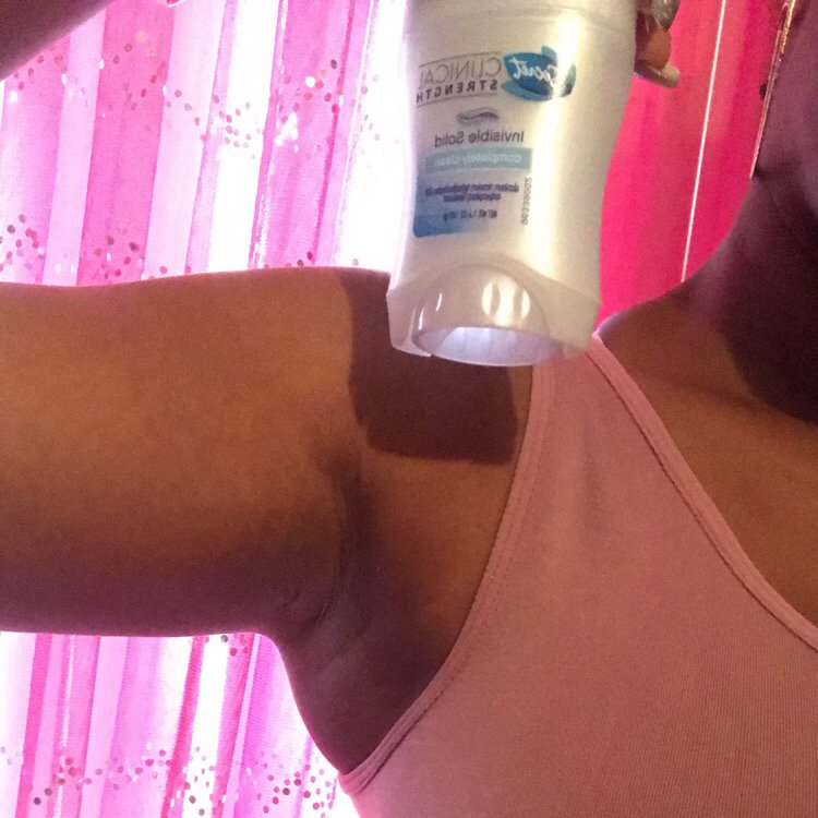 _trulyblessedx3's tweet photo. A deodorant worth having! Smell good with NO white chunks left behind #contest @influenster #secretatwalmart https://t.co/Mx0gROocVk