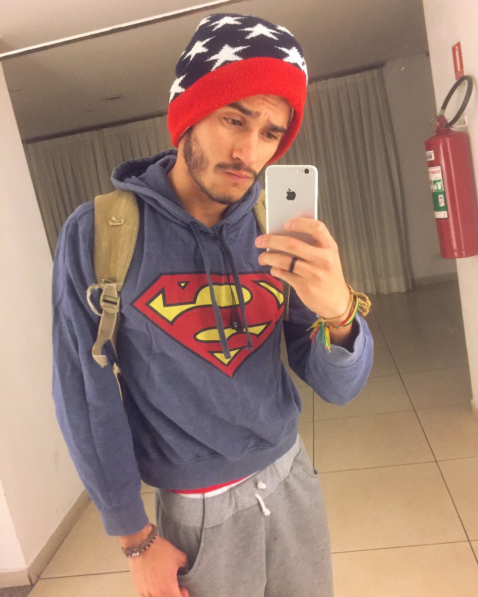 matteustostes's tweet photo. Seguindo em frente com fé e intenção, continuo na missão..
🚶🏻🍂🙏🏻 
#NaHumilde #Tbt #MafiaSdvAntigamenteEu #Frozen https://t.co/a4U45nmheR