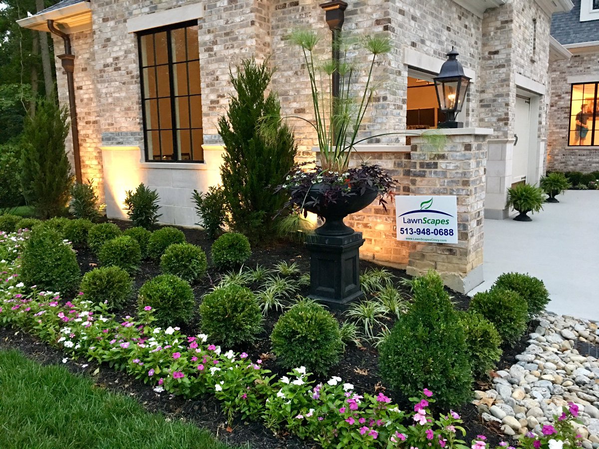 lawnscapescincy's tweet photo. Fun time last night viewing our two landscape projects at Homearama. #homearama2017 #comegrowwithus https://t.co/Bm240GE0uq