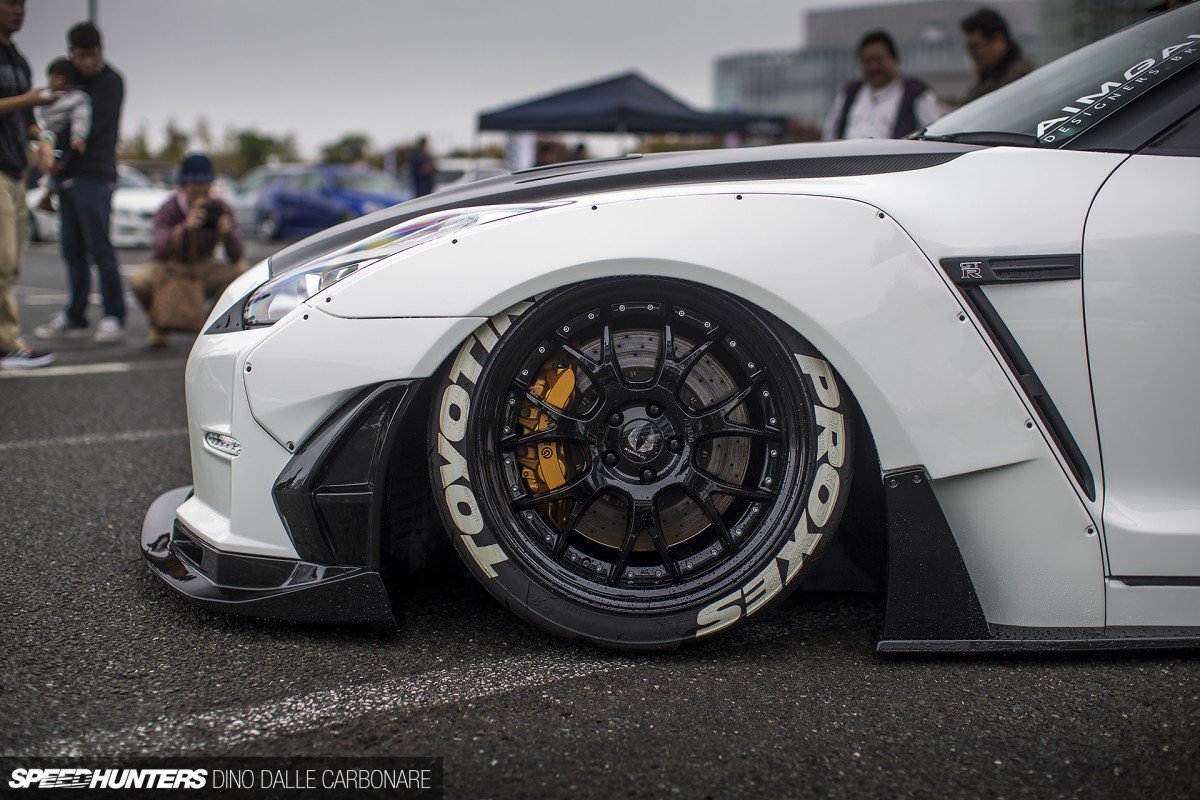 MetroNissanRed's tweet photo. Dominate the road on &amp; off the track in the 2017 #Nissan #GTR! 
Experience its true power HERE: https://t.co/QlKIRvbaN8 // 📸: @speedhunters https://t.co/hrtae3Pk4r