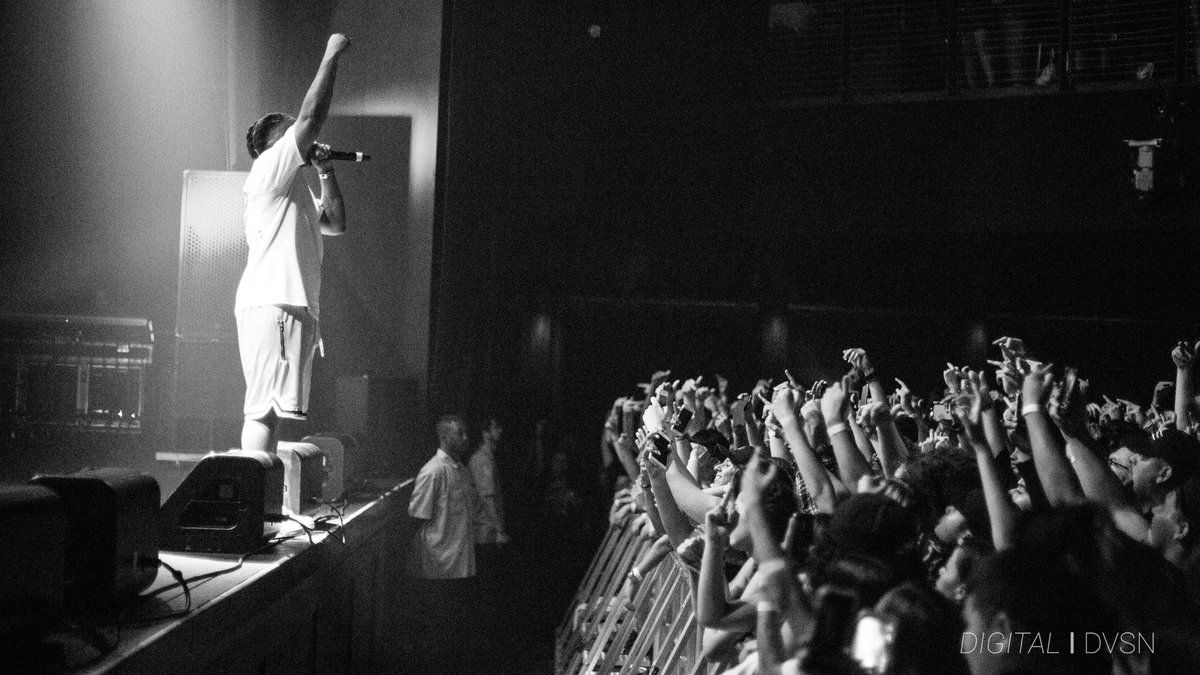 stephenlaflare's tweet photo. @AziziGibson sold out the #thenovodtla https://t.co/2Zi36q8SnL