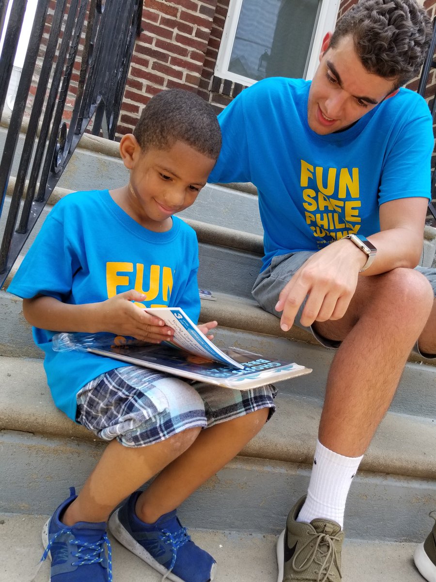 PHLYouth's tweet photo. Shout out to Commissioner @Roy_M_Roman6 who traveled far to spend time w/ the children in S Philly today for some #SummerReading! https://t.co/tRwx8os30D
