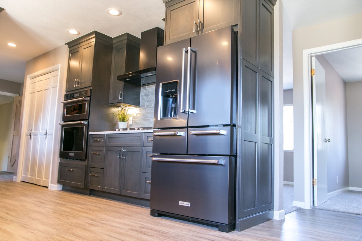 AFineLines's tweet photo. Black Stainless is replacing stainless steel appliances everywhere!
See why here:
https://t.co/gy2DHgkSVf
#Trending https://t.co/6ho3hujYhd