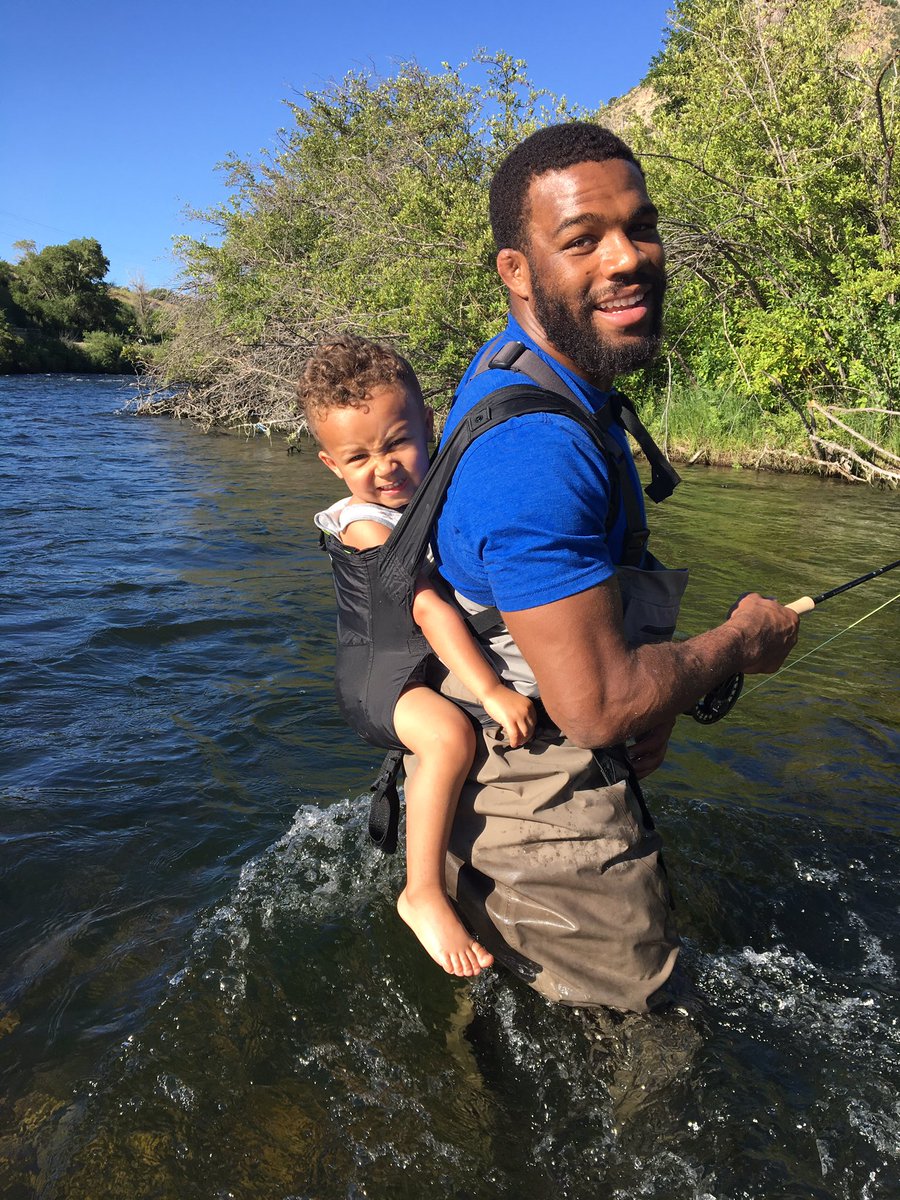 alliseeisgold's tweet photo. Happy 3rd Birthday to my little guy Beacon! https://t.co/N69aOAhzt2