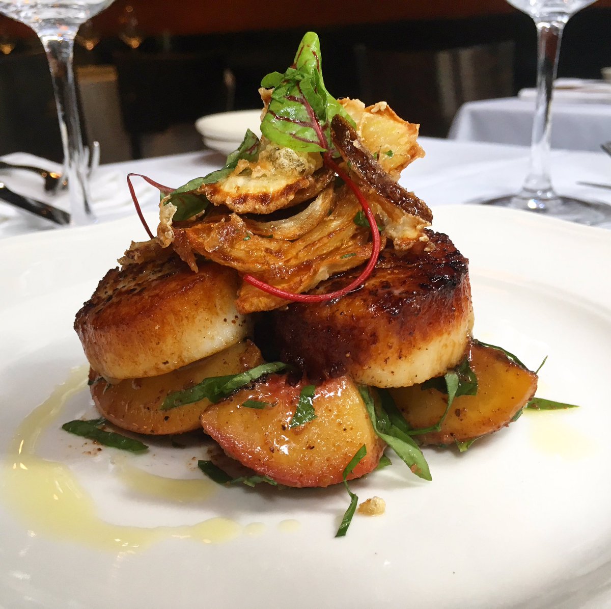 Hello scallops w/ a new summer do... <a href="/froghollowfarm/">Frog Hollow Farm</a> peaches charred &amp; tossed in a guanciale vinaigrette topped w/ crispy fennel! #BBHG