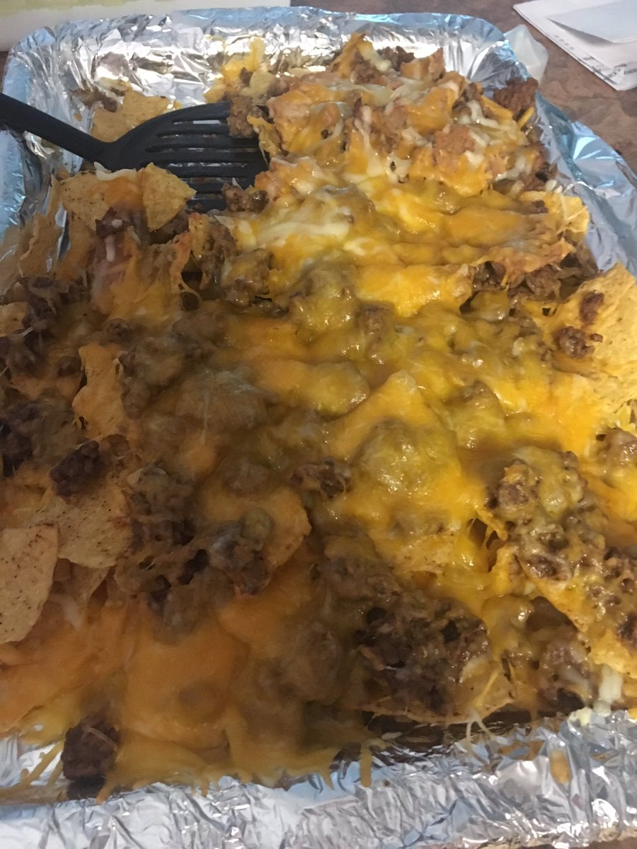BrandonL_Burch's tweet photo. A whole mess of nachos for dinner! #FoodPorn #FiveLayers #EarnedIt https://t.co/XDmXxYGb9Q