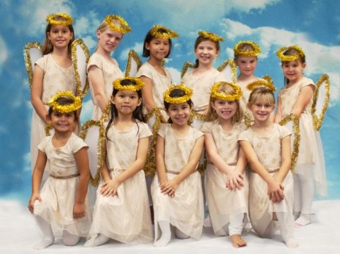 mhcssaints's tweet image. #throwback to our Christmas musical with these little angels! #mhcssaints