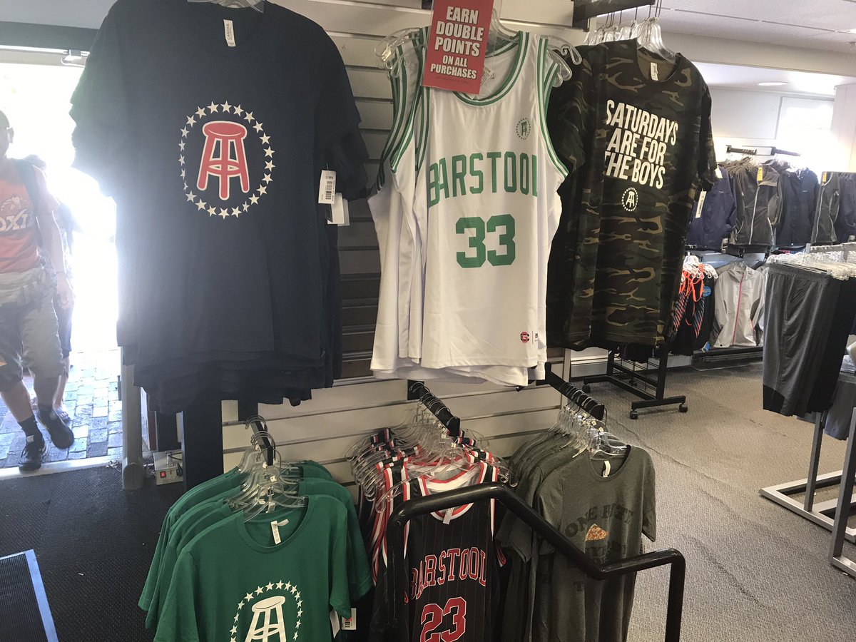 Airasian's tweet photo. @barstoolsports #viva  Olympia Sports In NH. Impressive https://t.co/B7zMnHdLcr