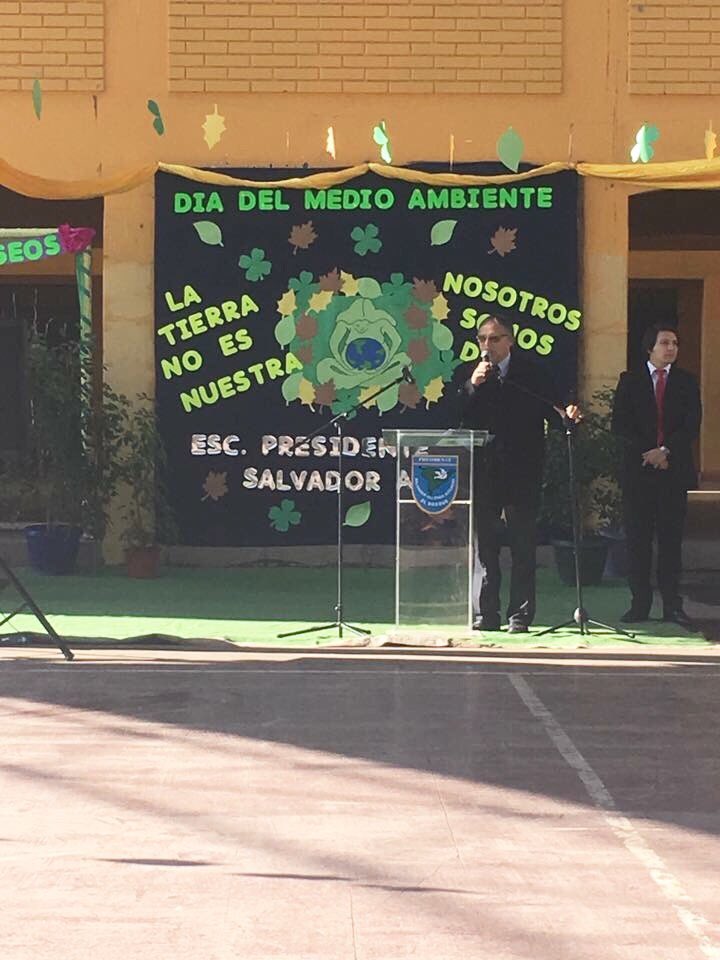 PatyArriagadaN's tweet photo. #RECUERDO2017 En ESCUELA SALVADOR ALLENDE celebramos un año más el DÍA MUNDIAL DEL MEDIO AMBIENTE https://t.co/3wyfBeRofa