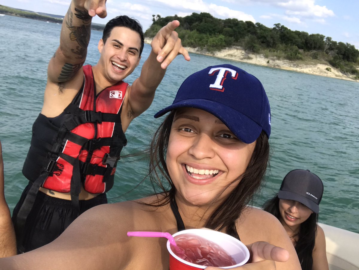 Lovejjjess's tweet photo. HAPPY BIRTHDAY @SalWasNotHere ❣️ #LOVEYOU #LITTYLIKEATITTY #thisoneisbetter #bff https://t.co/gsBSJulXM3
