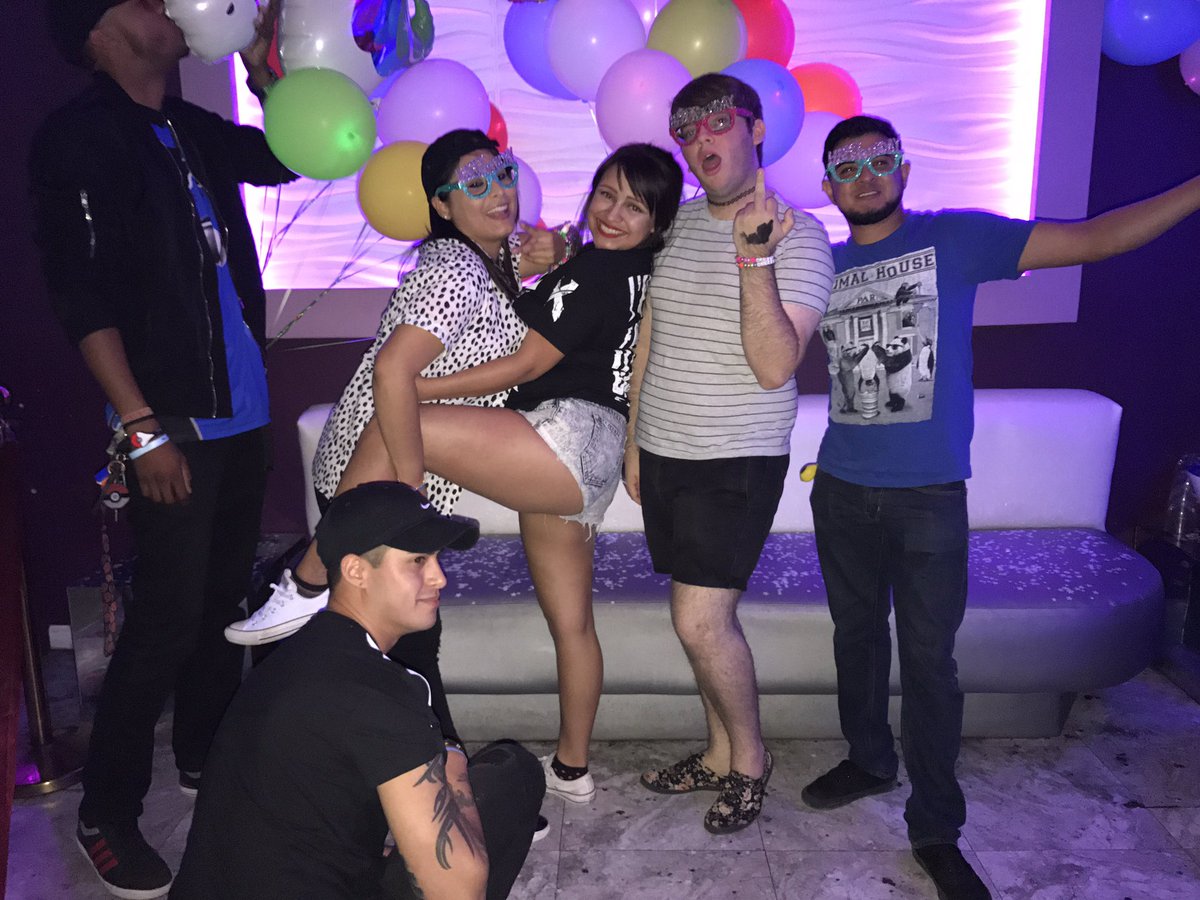Lovejjjess's tweet photo. HAPPY BIRTHDAY @SalWasNotHere ❣️ #LOVEYOU #LITTYLIKEATITTY #thisoneisbetter #bff https://t.co/gsBSJulXM3