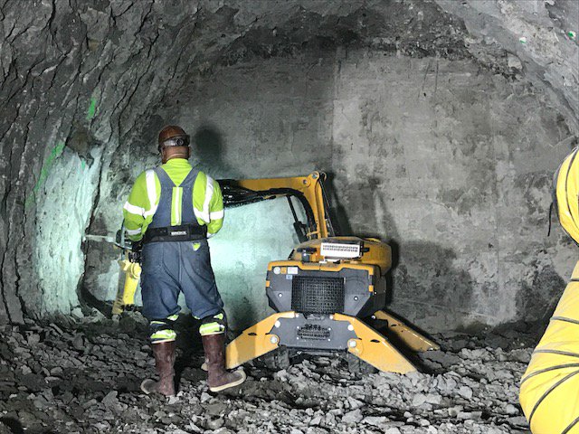 metrolosangeles's tweet photo. Photos: constructing cross passages for the Crenshaw/LAX Line tunnels https://t.co/Nk9Y6i1UYQ https://t.co/Lp0XxXRn60