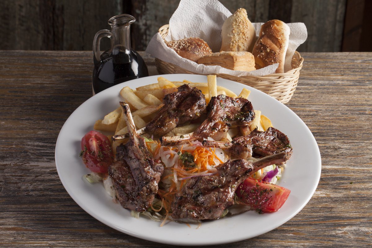 El Rack de Cordero es uno de nuestros platillos predilectos, acompáñalo con vino tinto #donasado #Mexico #Uruguay