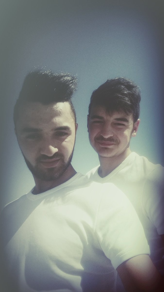 Ulan Bırakın Aşk İçin Saçma Sapan İntihar Metotları Üretmeyi Uğruna Öldükleriniz Şimdi Size Biyerleriyle Gülüyolar.