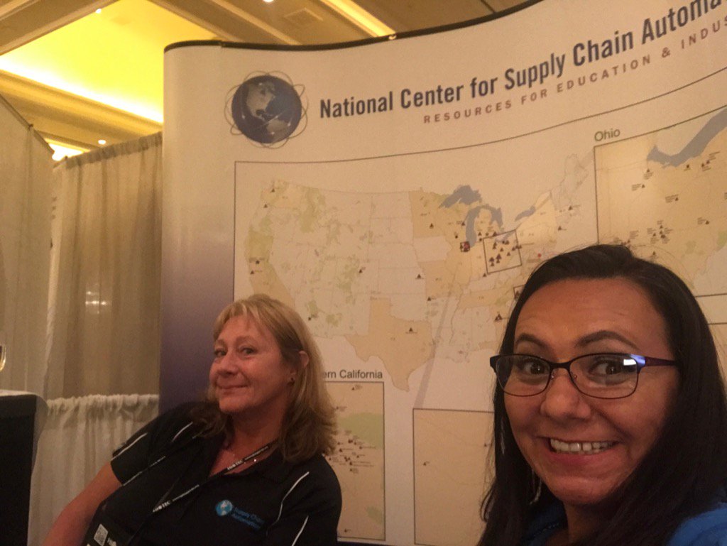 _elenavictoriaa's tweet photo. Supply Chain Automation #booth405 #highimpact2017 https://t.co/JqmGPJ6dKf