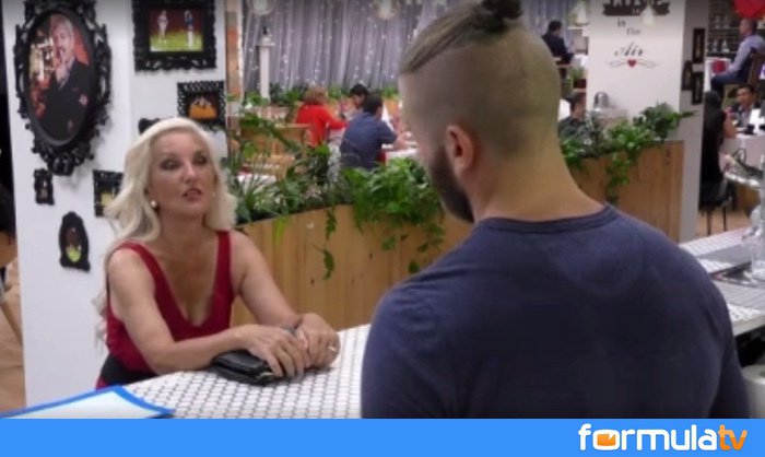 FormulaTV's tweet photo. ZASCA de Lidia Torrent a una comensal de #FirstDates383 por Matías: 'Aquí la peligrosa eres tú' https://t.co/1TLFASOSwY https://t.co/fkzkdGUWE6
