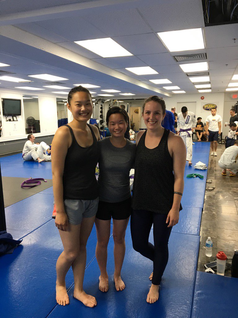 aehpalmer's tweet photo. @AwakeLabs #team bonding: kickboxing at @OpenMatMMA! Keeping our bodies and minds healthy. w @CheralynChok &amp; Karen. https://t.co/W2VqG6AV3t