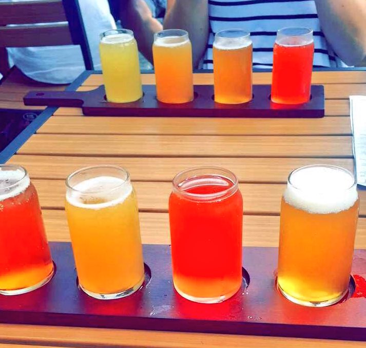 JennetteGoans's tweet photo. Beers on beers on beers on beers! #PatioLife #PoseyLake https://t.co/zmrtY2F2dB