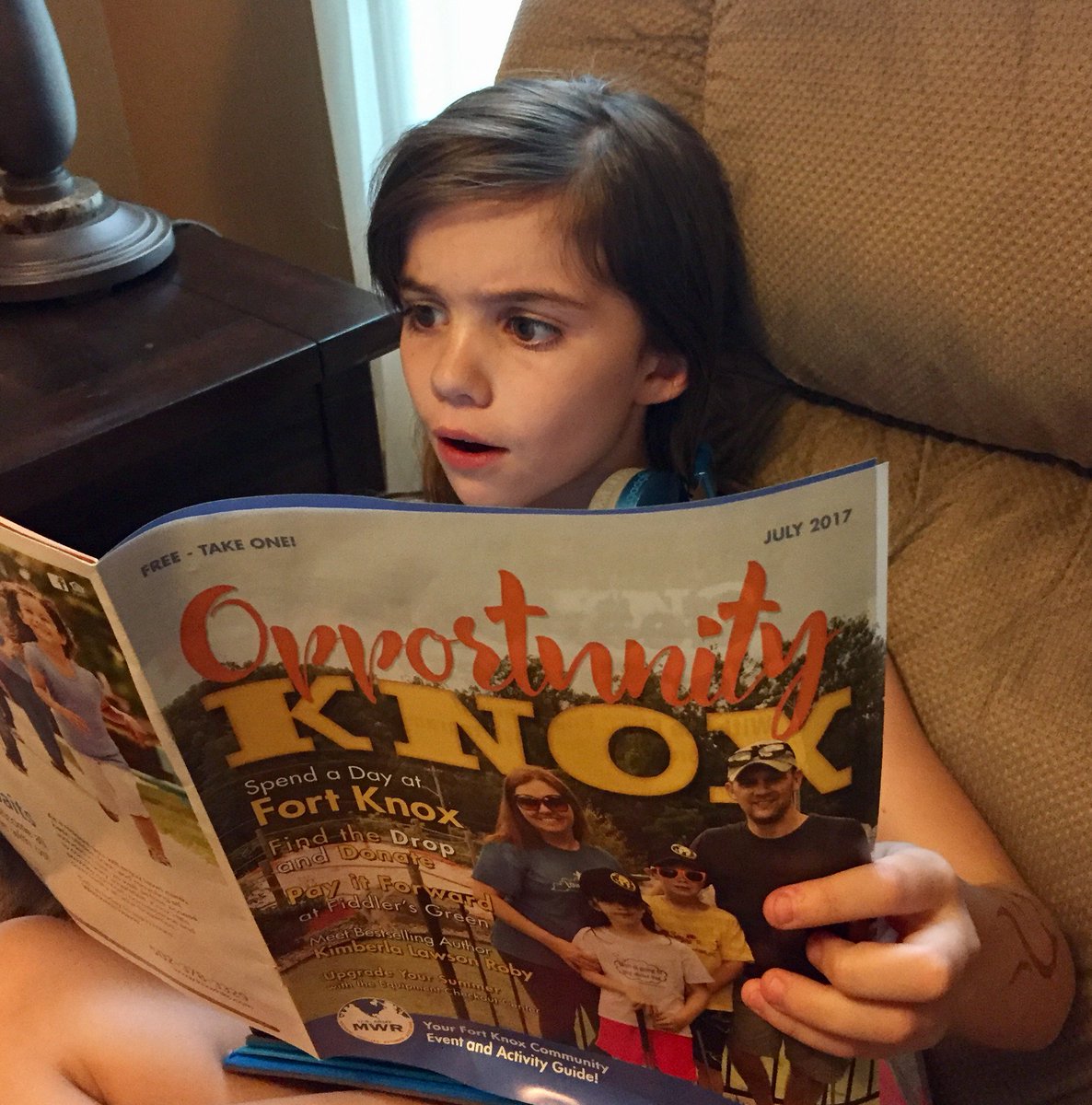 KYFamilyFun's tweet photo. Look, it’s us on he cover of the @knoxmwr magazine! #kyfamilyfun #loufamfun @LouFamFun https://t.co/tyynpVCHX7
