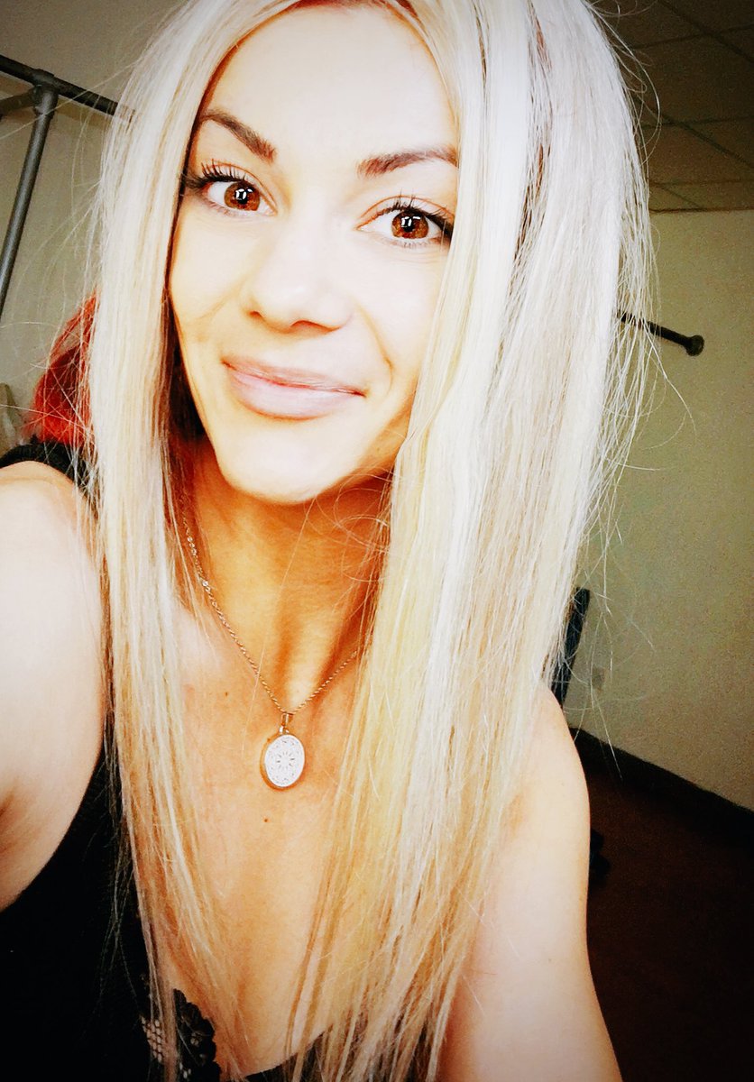 dbuzz6589's tweet photo. Just to see if blondes or red heads have more fun !!!! I think red wins for me ๐ #blondeforaday https://t.co/1BIVHBYLiq