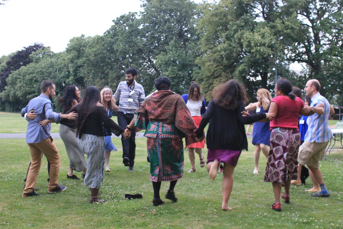 UoR_ICCAP's tweet photo. #ICCAP2017 BBQ party @StellaWYChan @David_J_Hawes
@DrJennyAllen @LunaCentifanti @BFrnandes @AliceTitia
@UoR_ICCAP https://t.co/9NG8cQJQTl