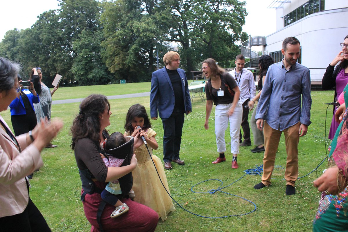 UoR_ICCAP's tweet photo. #ICCAP2017 BBQ party @StellaWYChan @David_J_Hawes
@DrJennyAllen @LunaCentifanti @BFrnandes @AliceTitia
@UoR_ICCAP https://t.co/9NG8cQJQTl