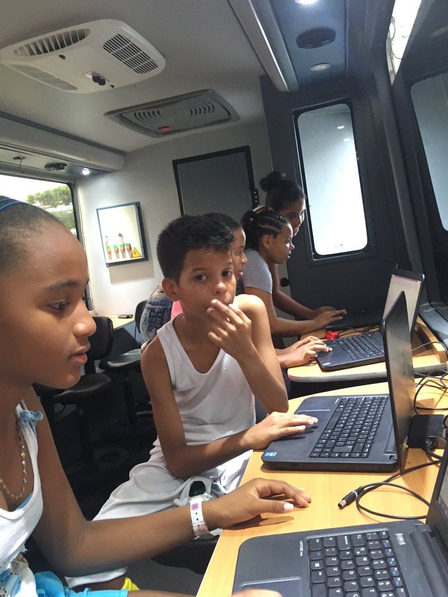 🚎aula móvil tic 👏🏻👏🏻sector Barrio obrero 💻💻💻<a href="/GobernacionSai/">GobernacionSAI</a> <a href="/AlainManjarres/">Alain Manjarres</a>