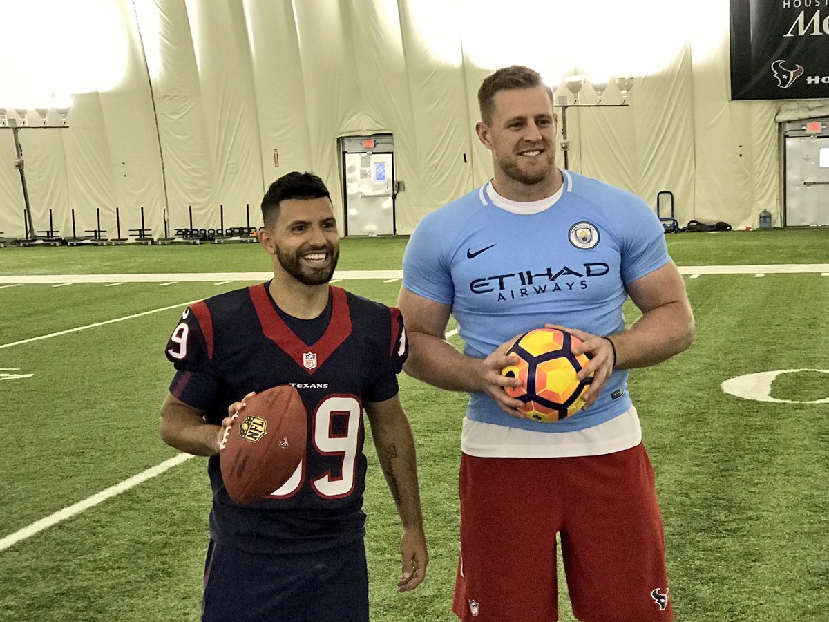 aguerosergiokun's tweet photo. Mi encuentro con//My encounter with @JJWatt ⚽️🏈 @HoustonTexans https://t.co/aNvNEM4eZ8