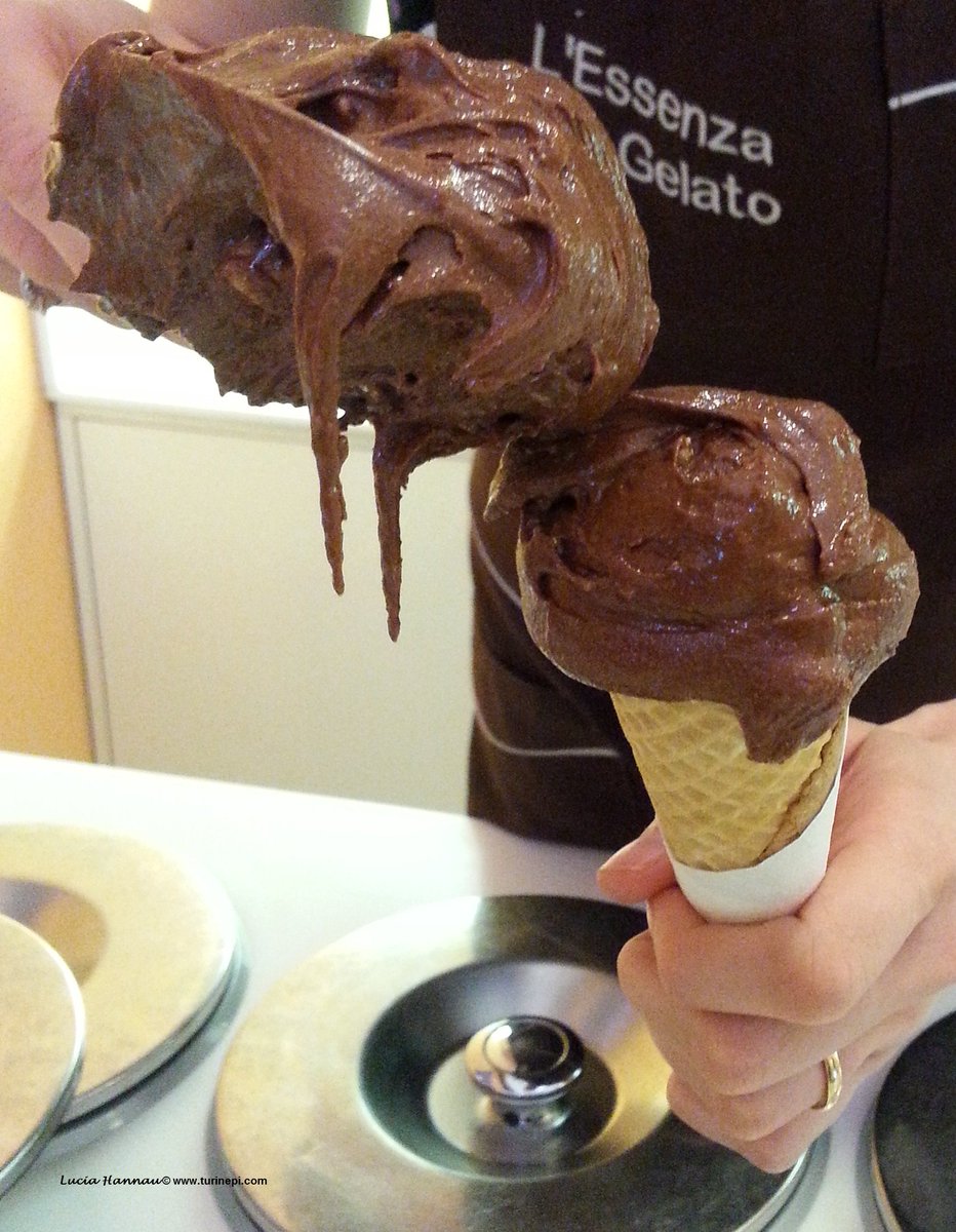 turinepi's tweet photo. 5 #gelato places in #Turin #italy https://t.co/XP59Wp57p0 #icecream #vidaroyal #foodies #gelatotour #gelateria #chocolate #cream #hazelnuts https://t.co/jW5w9DH8W9