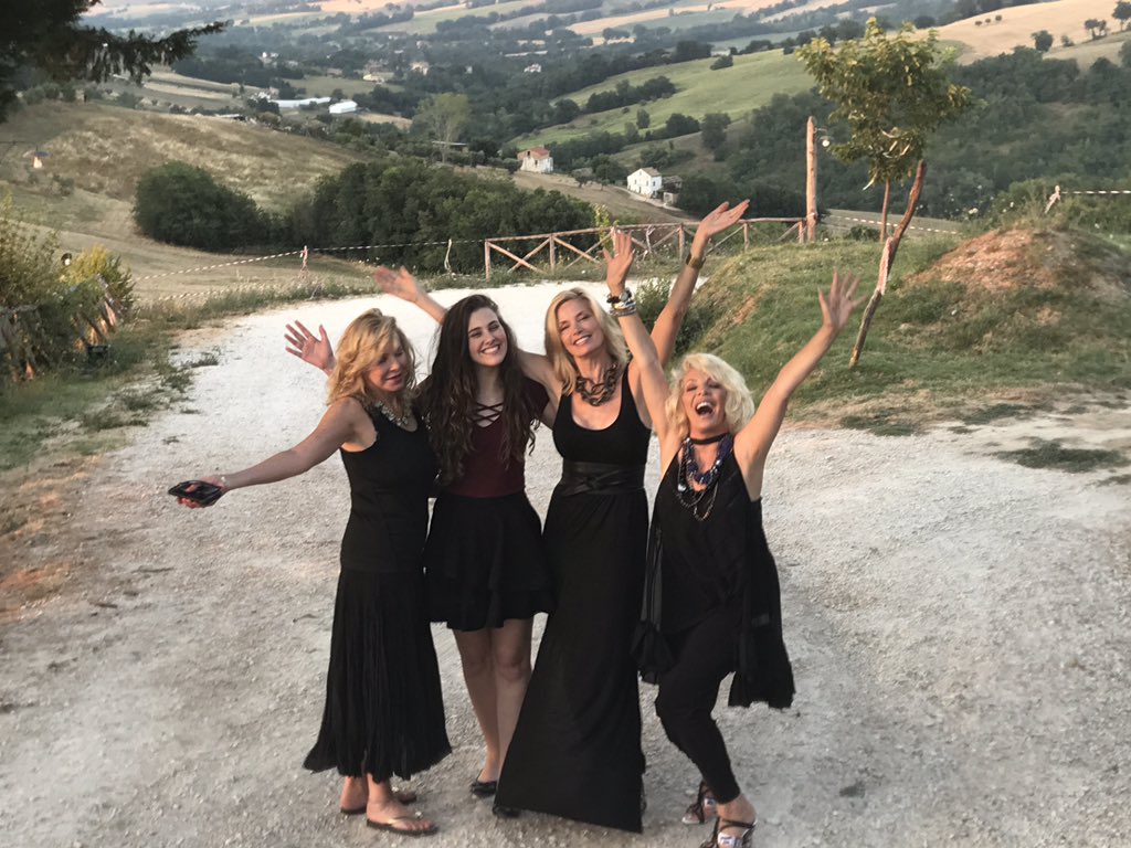 TINAHILLSTROM1's tweet photo. @kellyemberg Italy is best served up with friends #Colmurano https://t.co/L7G8zSSzvK