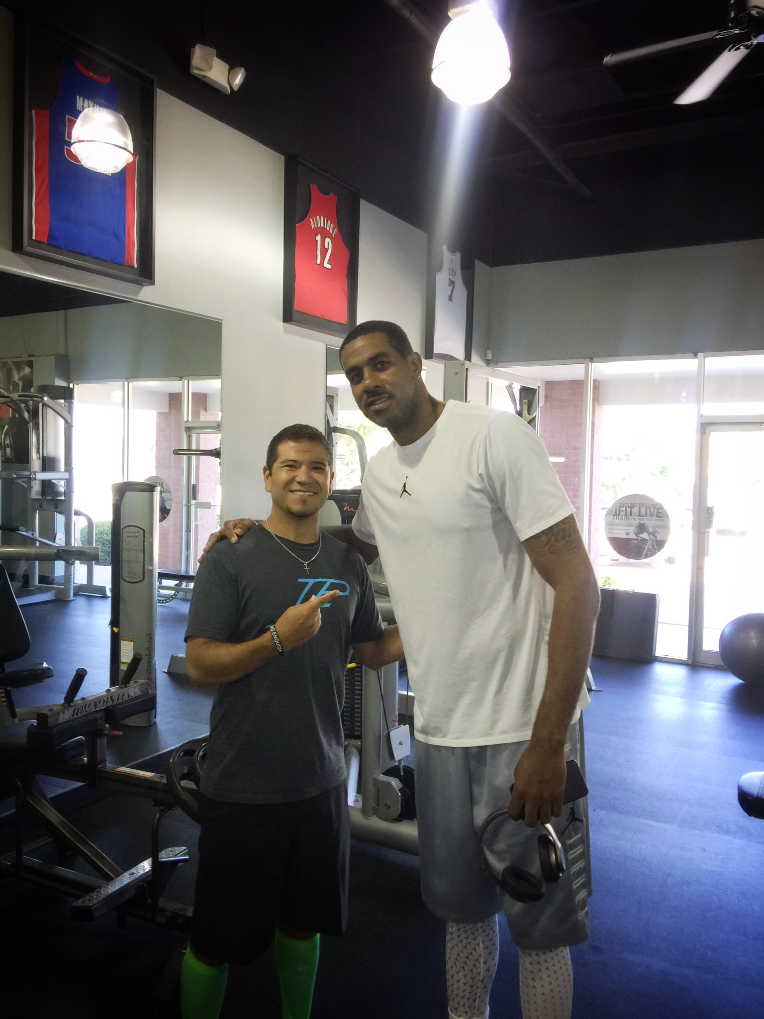 Happy Birthday!! Thanks LaMarcus Aldridge for the Photo op!!   I love my Job 