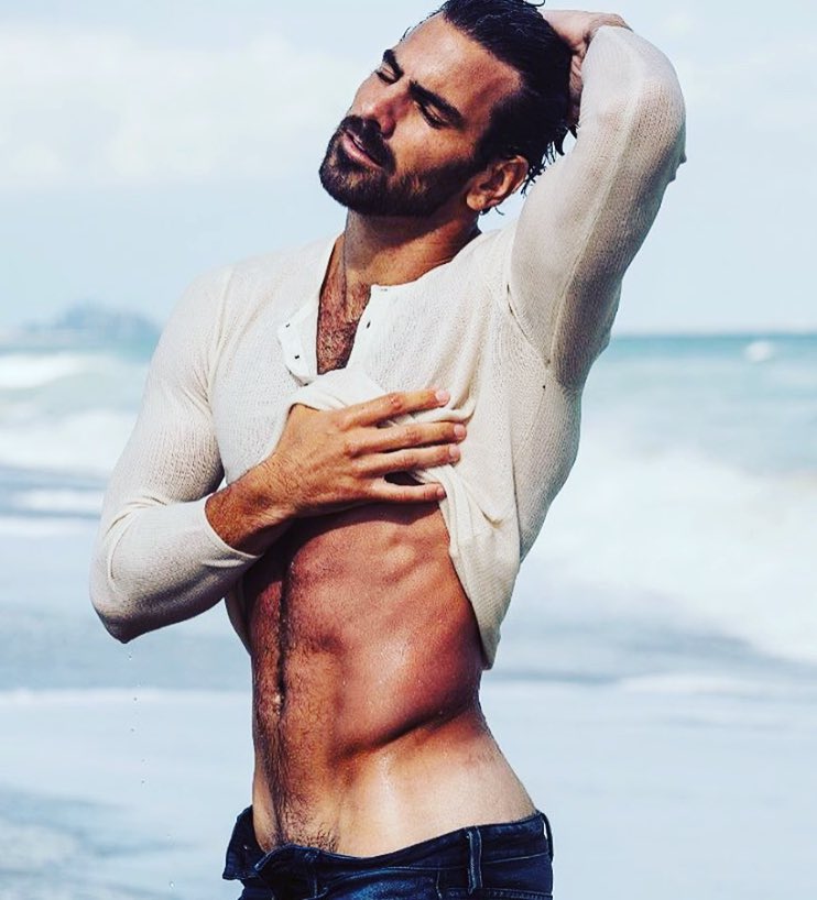 AshleWaterworth's tweet photo. @NyleDiMarco genuinely think I'm in love 😍 You're so beautiful inside and out and an inspiration ❤️ #beyourself #bethebestversionofyou 🏳️‍🌈 https://t.co/xtVMknHxMH