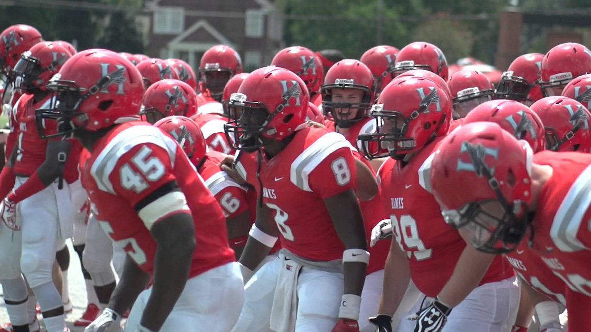 _1Kash's tweet photo. Blessed To Receive My First Offer From Huntingdon College .. #HawkEm 🦅🔴⚪️ @HCHawksSports @HawksFootball @AL_Recruiting https://t.co/KzCkki1UN3