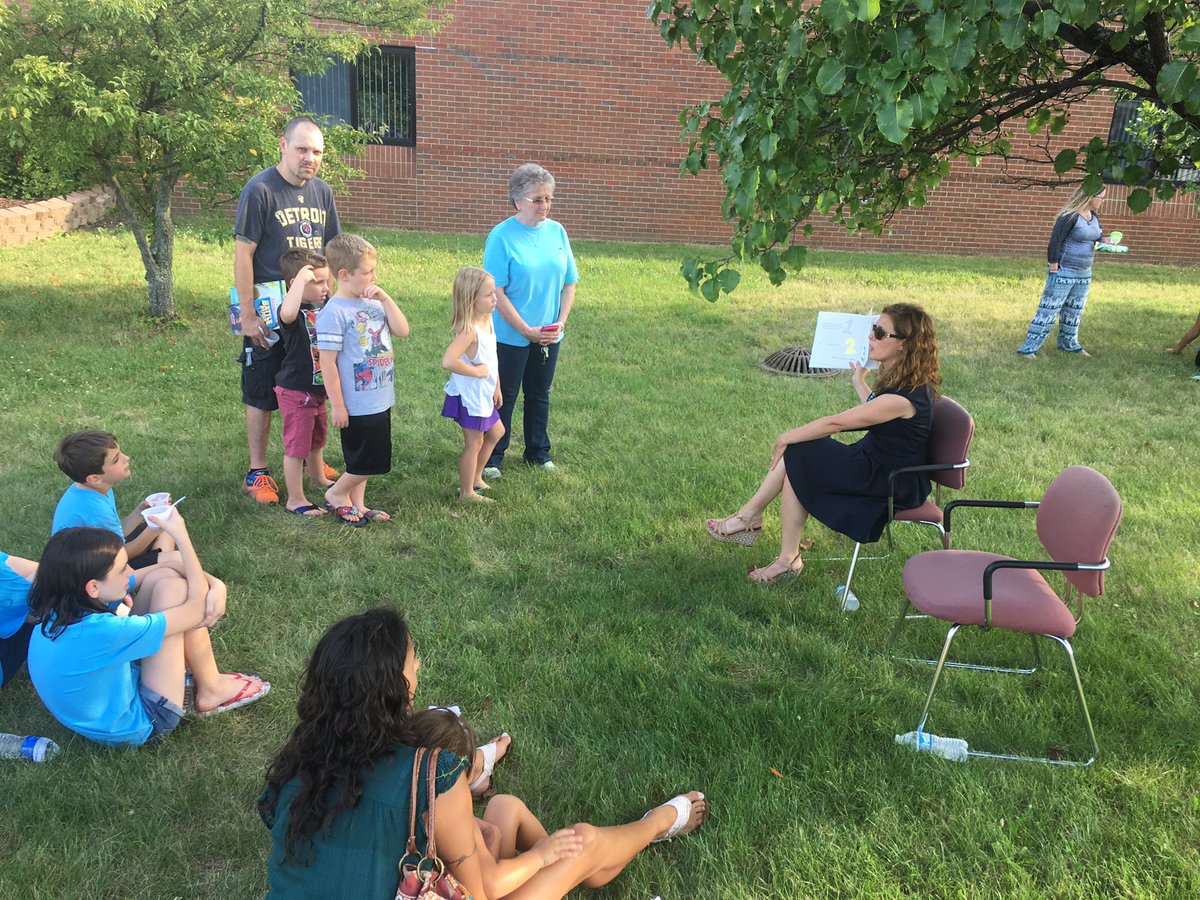 EMacG14's tweet photo. Summer reading program at Challenger. Amazing teachers, curious students &amp; engaged parents. This is public education. @HowellMISchools https://t.co/DPrNYcyyhS