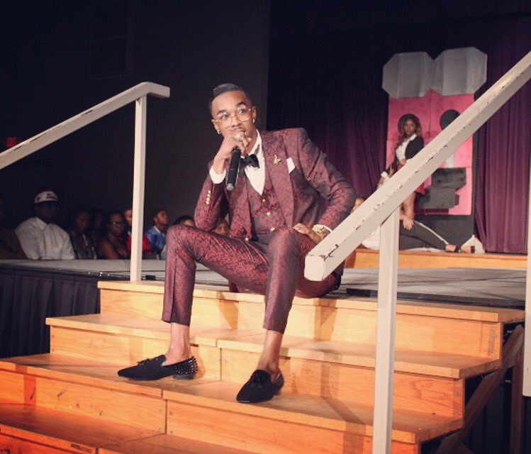 DrewTellsNoLies's tweet photo. Been tailored #TailoredSuitTwitter https://t.co/A4HynGlLEV