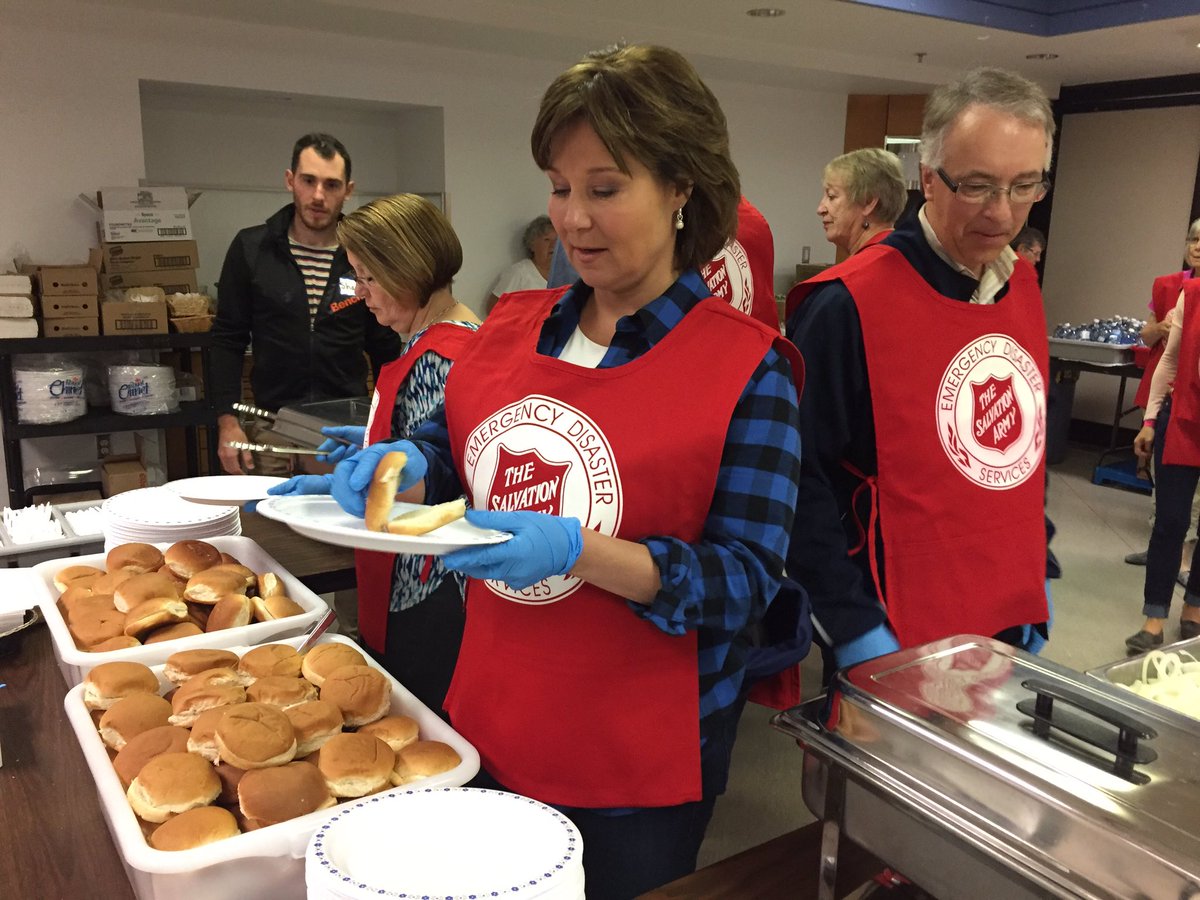 christyclarkbc's tweet photo. Inspired to see the #bcwildfire community response in #PrinceGeorge first-hand. More than 8000 evacuees being fed, housed, and supported. https://t.co/vb9Sq7Rq9L