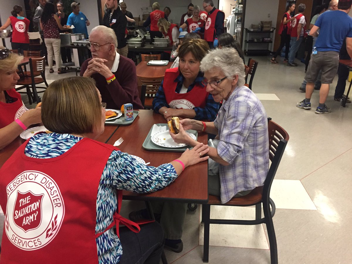 christyclarkbc's tweet photo. Inspired to see the #bcwildfire community response in #PrinceGeorge first-hand. More than 8000 evacuees being fed, housed, and supported. https://t.co/vb9Sq7Rq9L