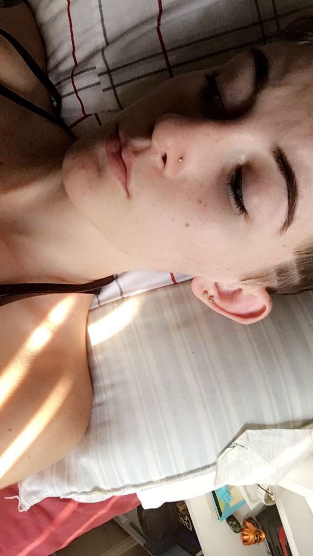 FutureModel24's tweet image. ~✨🌻Reach for the stars🌻✨~