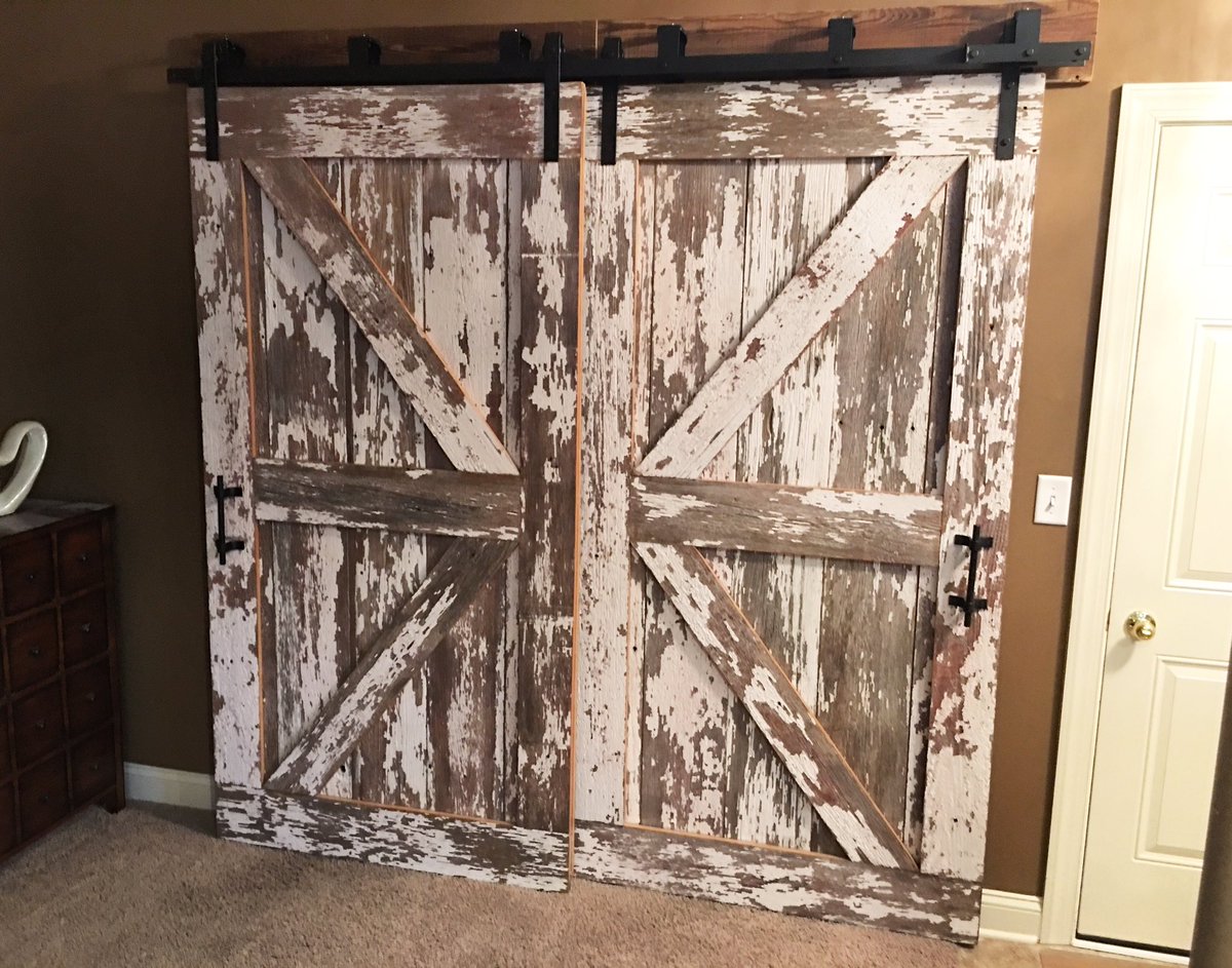 RealAntiqueWood's tweet photo. Yet another great customer creation with our #reclaimed antique barn wood! White #barnsiding makes really beautiful sliding #barndoors. 👏🏼 https://t.co/tUzput05Et