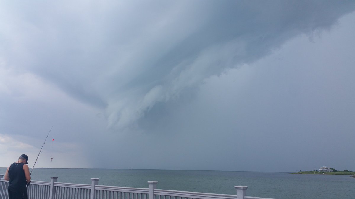 TaylorRaeConst's tweet photo. Scary sight in LBI today. @DaveCurren https://t.co/VtgYd47MN6