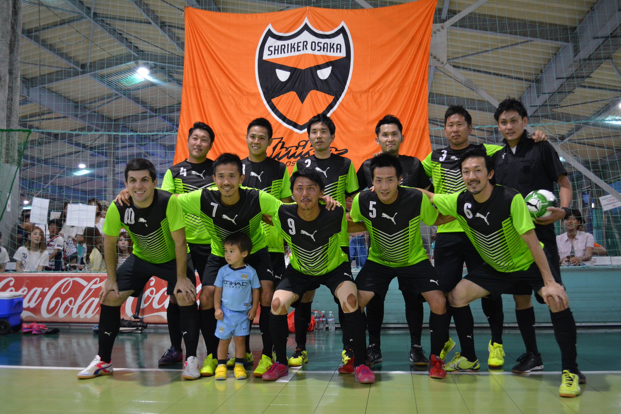 マグフットサル 公式 イベント情報 7 17 祝 月 奥田 亘 引退試合をマグフットサルスタジアムで開催しました 感動のプレーが続出しました 奥田選手本当にお疲れ様でした シュライカー大阪 奥田亘 マグフットサルスタジアム マグフットサル 公式 イベント情報 7 17 祝 月 奥田 亘 引退試合をマグフットサルスタジアムで開催しました 感動のプレーが続出しました 奥田選手本当にお疲れ様でした シュライカー大阪 奥田亘 マグフットサルスタジアム