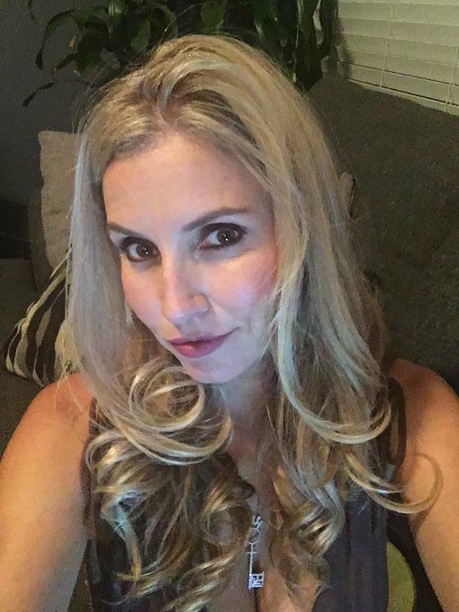 On MFC!! Come say hi and share a drink https://t.co/l6TdMWDzAR<a href="/tag/love"class="tags"><span>#love</span></a><a href="/tag/penthousepet"class="tags"><span>#penthousepet</span></a>
