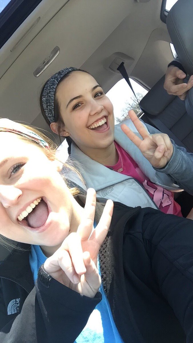 katiebarnthouse's tweet photo. HAPPY 17TH BDAY SOPHIE!!!🎉 So glad I get to call you my best friend!! Love you!💕💕 https://t.co/LudpMJoC2Y