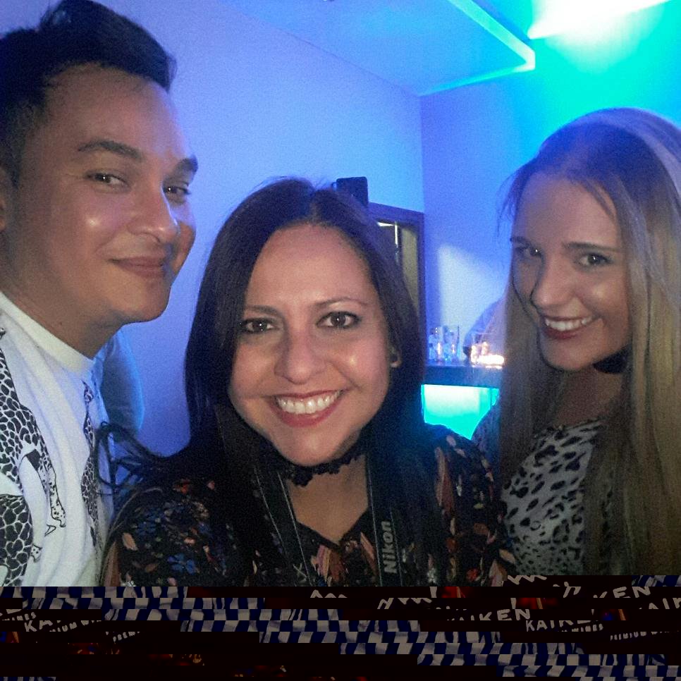 danielaguzman8's tweet photo. Gran #AfterChic especial Día del amigo!!! #felices #amomitrabajo https://t.co/JqGxiGpydW