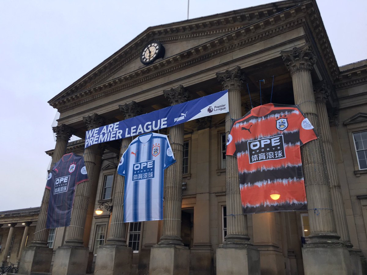 KarlBaxter77's tweet photo. All ready for the kit launch @SkySportsNews #huddersfieldstation https://t.co/BZkFGKORqF