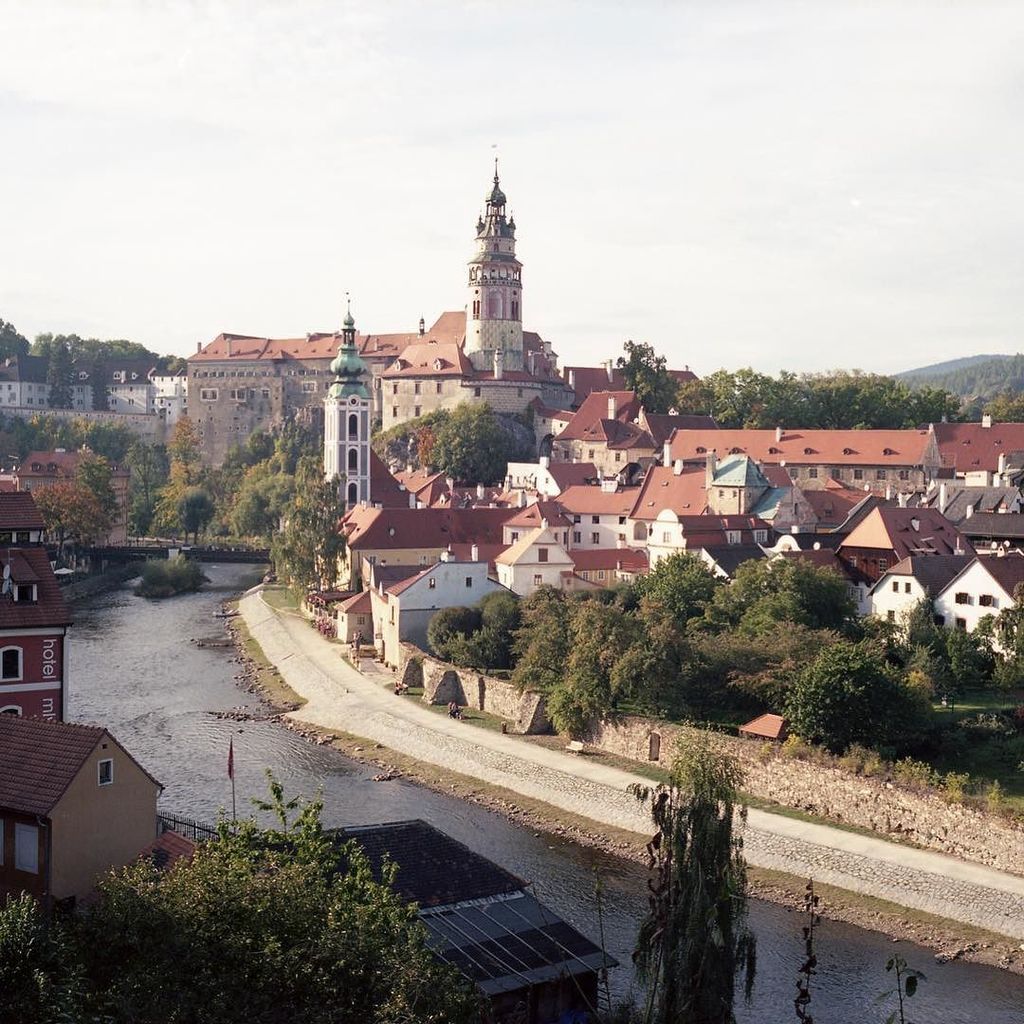 TAHUSA's tweet photo. Throw back - Cesky Krumlov in 2015 shot with Provia 100F slide film .
.
#filmphotography #nature #travellust #cesk… https://t.co/yRRPIXRk7G https://t.co/L7s1uXGNqu