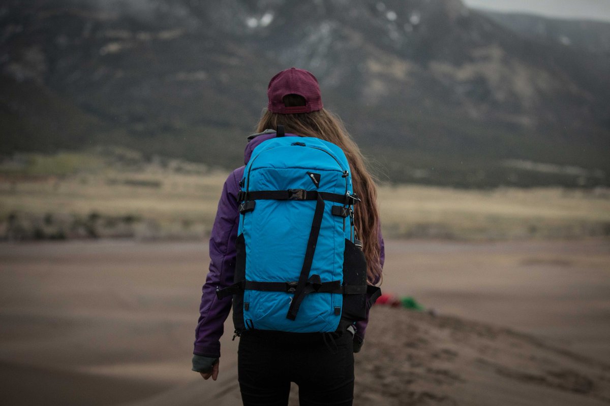 Pacsafe's tweet photo. 🌎Carry on. Carry off. #SAFETRAVELS
Style: #Venturesafe X40 Plus anti-theft 40L multi-purpose backpack. https://t.co/wjzZPFmwMi