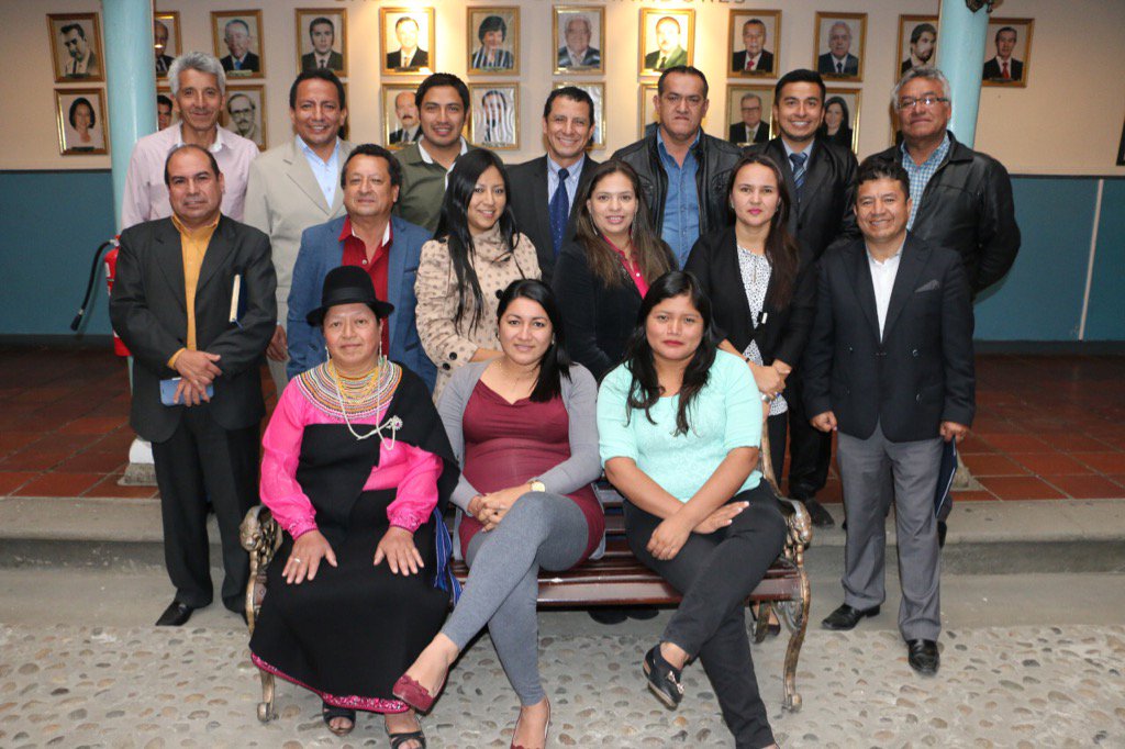 maBustamanteKLE's tweet photo. EQUIPO REVOLUCIONARIO | Grandes acciones y buenos amigos; un equipo de compromiso por #Loja @johaortizv @eleduja https://t.co/xNiTaRFXvV
